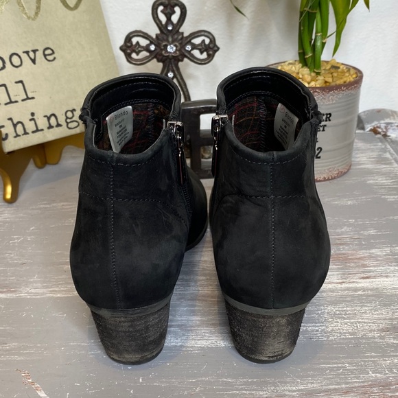 Blondo waterproof black ankle high booties 8M - Picture 5 of 10